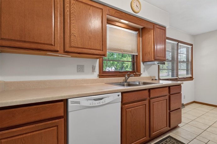1112 Prestwick, ROCKFORD, Illinois 61107, 3 Bedrooms Bedrooms, ,2 BathroomsBathrooms,House,For Sale,Prestwick,202605372