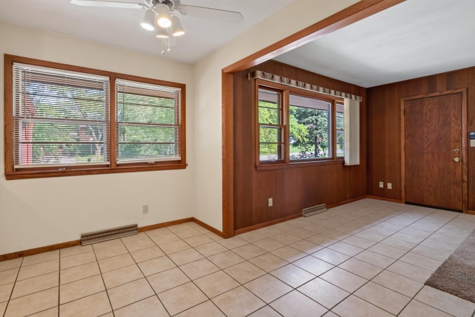 1112 Prestwick, ROCKFORD, Illinois 61107, 3 Bedrooms Bedrooms, ,2 BathroomsBathrooms,House,For Sale,Prestwick,202605372
