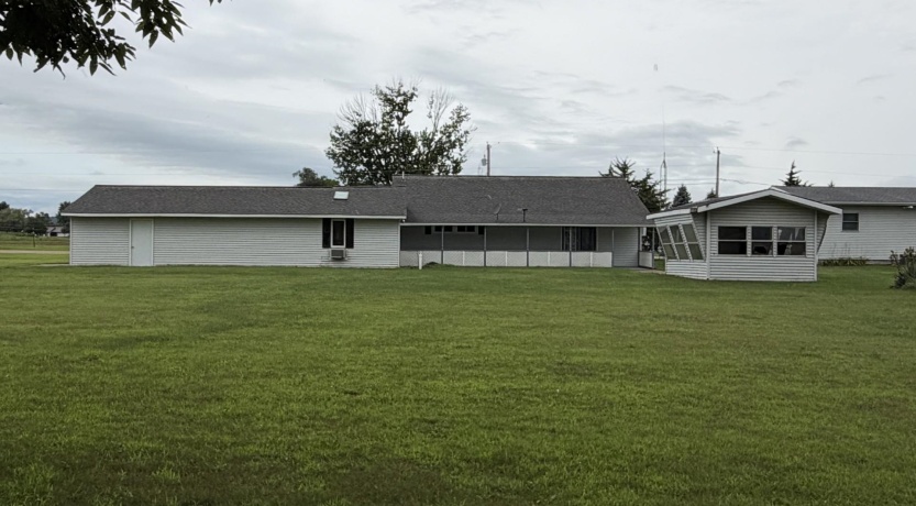 5303 River View, THOMSON, Illinois 61285, 3 Bedrooms Bedrooms, ,1 BathroomBathrooms,House,For Sale,River View,202605373