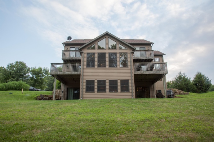 5 Frontier, GALENA, Illinois 61036, 4 Bedrooms Bedrooms, ,4 BathroomsBathrooms,House,For Sale,Frontier,202605374