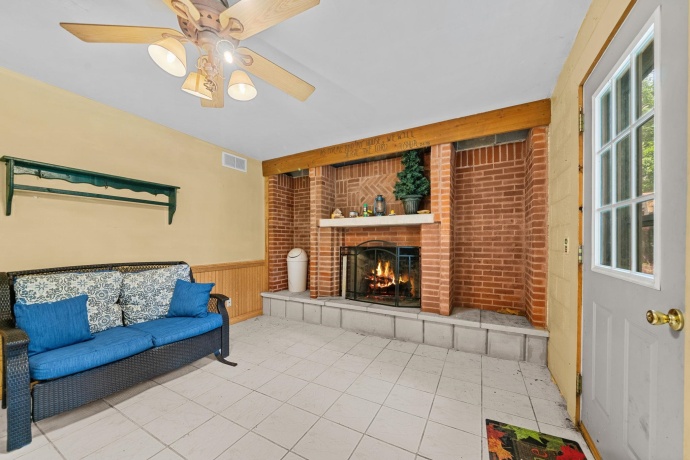 661 Red Oak, CHANA, Illinois 61015, 5 Bedrooms Bedrooms, ,3 BathroomsBathrooms,House,For Sale,Red Oak,202604538