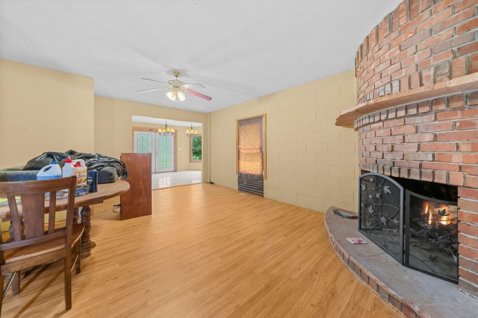 661 Red Oak, CHANA, Illinois 61015, 5 Bedrooms Bedrooms, ,3 BathroomsBathrooms,House,For Sale,Red Oak,202604538