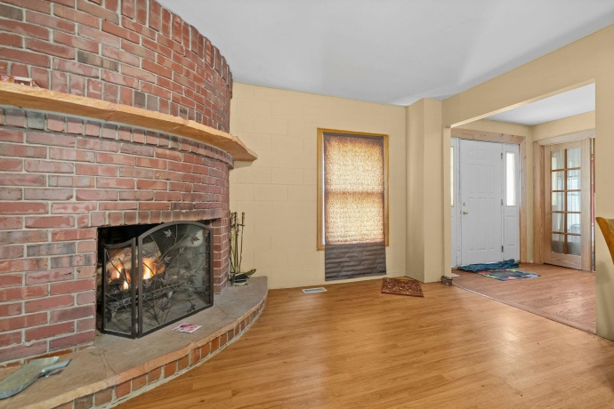 661 Red Oak, CHANA, Illinois 61015, 5 Bedrooms Bedrooms, ,3 BathroomsBathrooms,House,For Sale,Red Oak,202604538