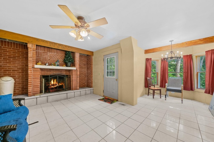 661 Red Oak, CHANA, Illinois 61015, 5 Bedrooms Bedrooms, ,3 BathroomsBathrooms,House,For Sale,Red Oak,202604538