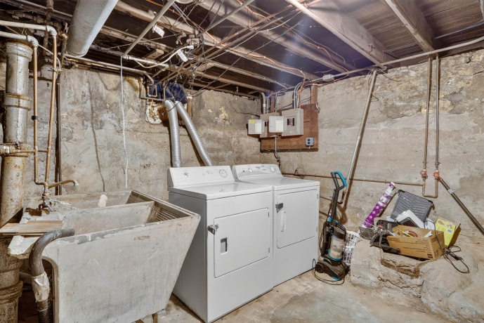 1541 West, ROCKFORD, Illinois 61102, ,2 Units,For Sale,West,202605378