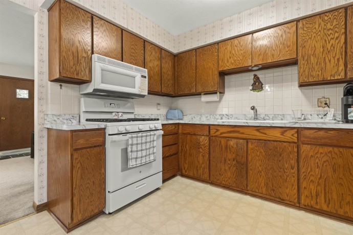 9304 LAWSON, MACHESNEY PARK, Illinois 61115, 3 Bedrooms Bedrooms, ,1 BathroomBathrooms,House,For Sale,LAWSON,202605375