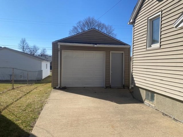 325 3rd, SPRING VALLEY, Illinois 61362, 3 Bedrooms Bedrooms, ,1 BathroomBathrooms,House,For Sale,3rd,202602455