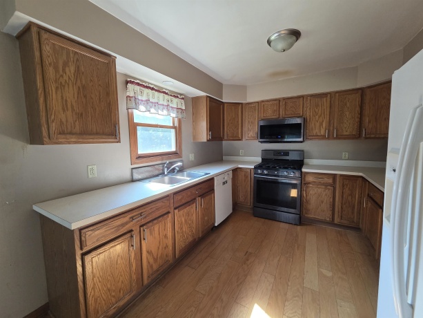 803 Main, MAPLE PARK, Illinois 60151, 4 Bedrooms Bedrooms, ,2 BathroomsBathrooms,House,For Sale,Main,202605381