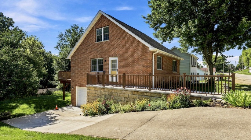 228 Hickory, GALENA, Illinois 61036, 3 Bedrooms Bedrooms, ,2 BathroomsBathrooms,House,For Sale,Hickory,202605382