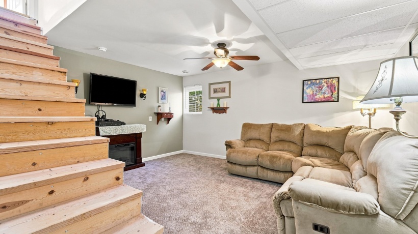 228 Hickory, GALENA, Illinois 61036, 3 Bedrooms Bedrooms, ,2 BathroomsBathrooms,House,For Sale,Hickory,202605382