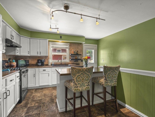 815 Parkside, ROCKFORD, Illinois 61108, 3 Bedrooms Bedrooms, ,1 BathroomBathrooms,House,For Sale,Parkside,202605384