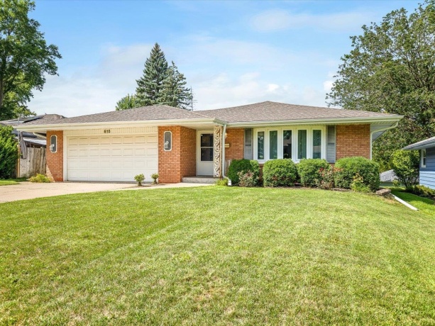 815 Parkside, ROCKFORD, Illinois 61108, 3 Bedrooms Bedrooms, ,1 BathroomBathrooms,House,For Sale,Parkside,202605384