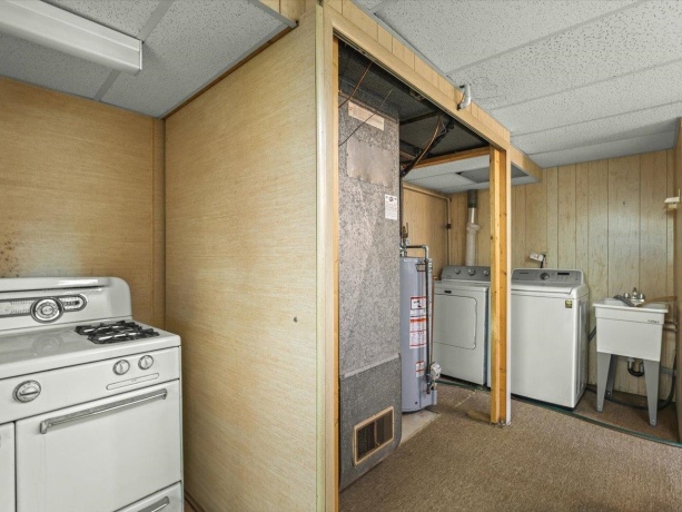 815 Parkside, ROCKFORD, Illinois 61108, 3 Bedrooms Bedrooms, ,1 BathroomBathrooms,House,For Sale,Parkside,202605384