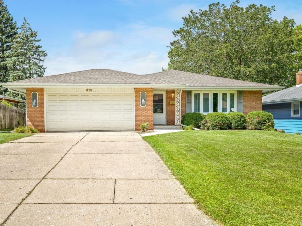 815 Parkside, ROCKFORD, Illinois 61108, 3 Bedrooms Bedrooms, ,1 BathroomBathrooms,House,For Sale,Parkside,202605384