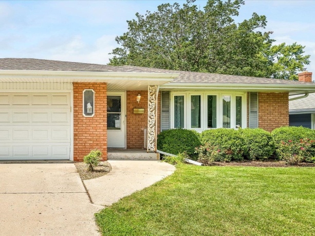 815 Parkside, ROCKFORD, Illinois 61108, 3 Bedrooms Bedrooms, ,1 BathroomBathrooms,House,For Sale,Parkside,202605384