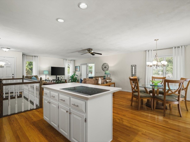 572 Baintree, LAKE SUMMERSET, Illinois 61019, 3 Bedrooms Bedrooms, ,2 BathroomsBathrooms,House,For Sale,Baintree,202605388