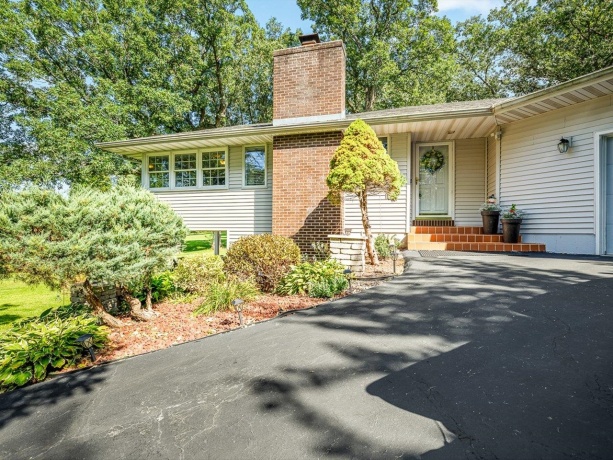 572 Baintree, LAKE SUMMERSET, Illinois 61019, 3 Bedrooms Bedrooms, ,2 BathroomsBathrooms,House,For Sale,Baintree,202605388