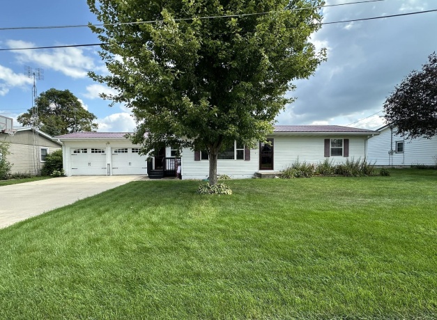 205 Sherwood, LENA, Illinois 61048, 2 Bedrooms Bedrooms, ,1 BathroomBathrooms,House,For Sale,Sherwood,202605389