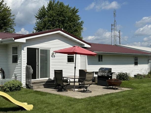 205 Sherwood, LENA, Illinois 61048, 2 Bedrooms Bedrooms, ,1 BathroomBathrooms,House,For Sale,Sherwood,202605389