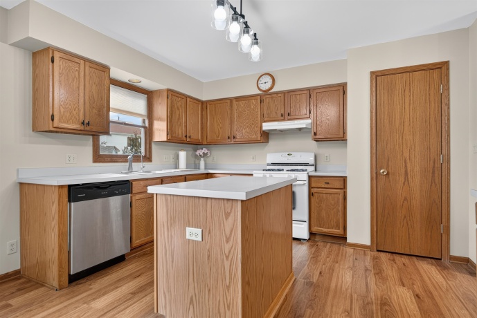 1621 Fox Field, BELVIDERE, Illinois 61008, 4 Bedrooms Bedrooms, ,2 BathroomsBathrooms,House,For Sale,Fox Field,202605391