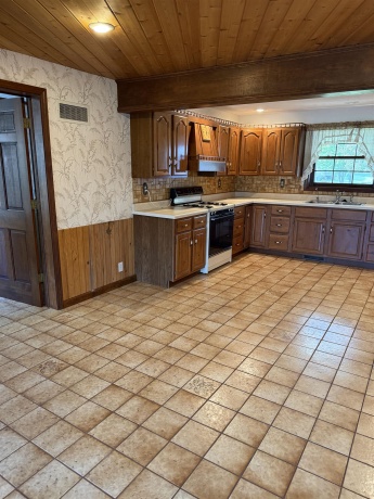 2131 Lancaster Heights, FREEPORT, Illinois 61032, 3 Bedrooms Bedrooms, ,2 BathroomsBathrooms,House,For Sale,Lancaster Heights,202605393