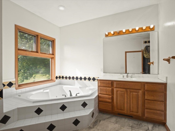 7519 Burr Oak, ROSCOE, Illinois 61073, 5 Bedrooms Bedrooms, ,3 BathroomsBathrooms,House,For Sale,Burr Oak,202605398