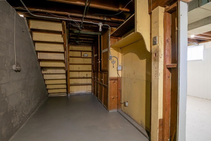 2111 Yonge, ROCKFORD, Illinois 61103, 3 Bedrooms Bedrooms, ,1 BathroomBathrooms,House,For Sale,Yonge,202605399