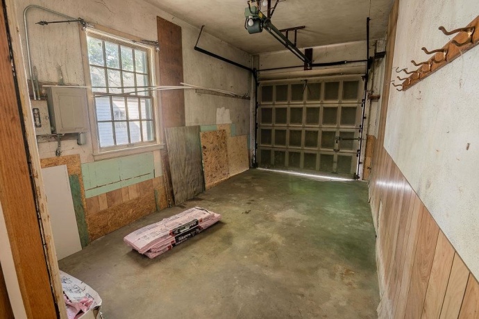 2111 Yonge, ROCKFORD, Illinois 61103, 3 Bedrooms Bedrooms, ,1 BathroomBathrooms,House,For Sale,Yonge,202605399