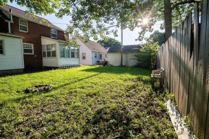 2111 Yonge, ROCKFORD, Illinois 61103, 3 Bedrooms Bedrooms, ,1 BathroomBathrooms,House,For Sale,Yonge,202605399