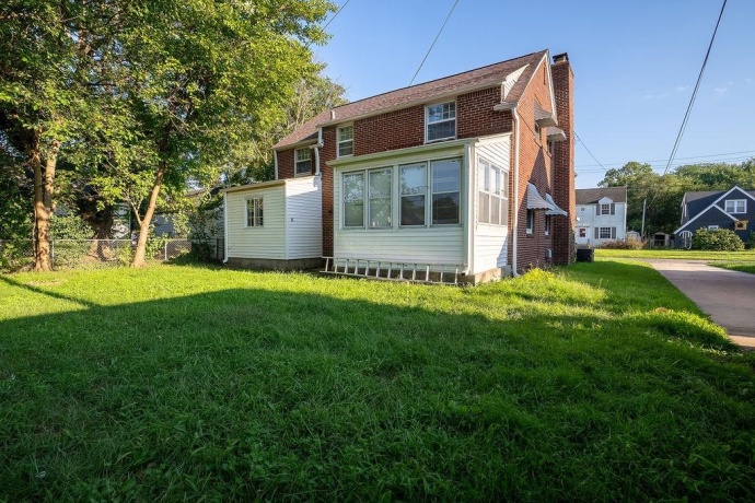 2111 Yonge, ROCKFORD, Illinois 61103, 3 Bedrooms Bedrooms, ,1 BathroomBathrooms,House,For Sale,Yonge,202605399