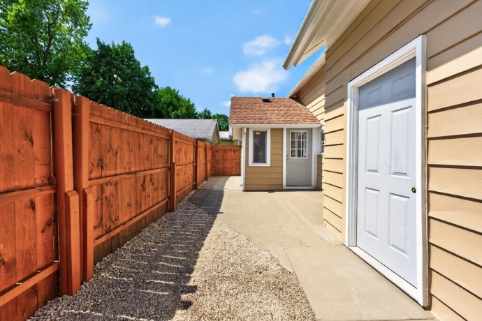 110 3rd, BELVIDERE, Illinois 61008, ,2 Units,For Sale,3rd,202605409