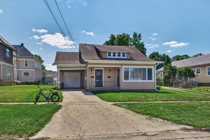 110 3rd, BELVIDERE, Illinois 61008, ,2 Units,For Sale,3rd,202605409
