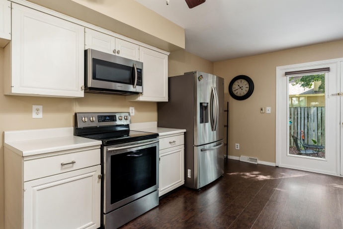 4621 High Point, ROCKFORD, Illinois 61114, 2 Bedrooms Bedrooms, ,2 BathroomsBathrooms,Condominium,For Sale,High Point,202605406