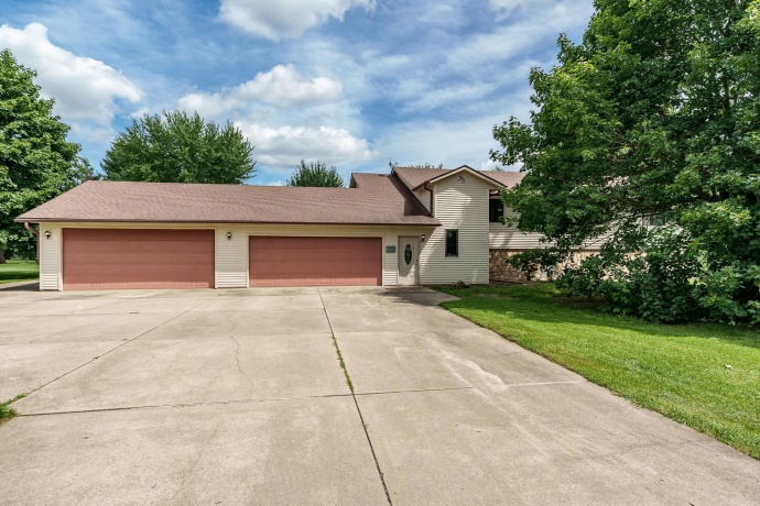 2379 Circle, BELVIDERE, Illinois 61008, 4 Bedroom Bedrooms, ,2 BathroomBathrooms,House,For Sale,Circle,202605407