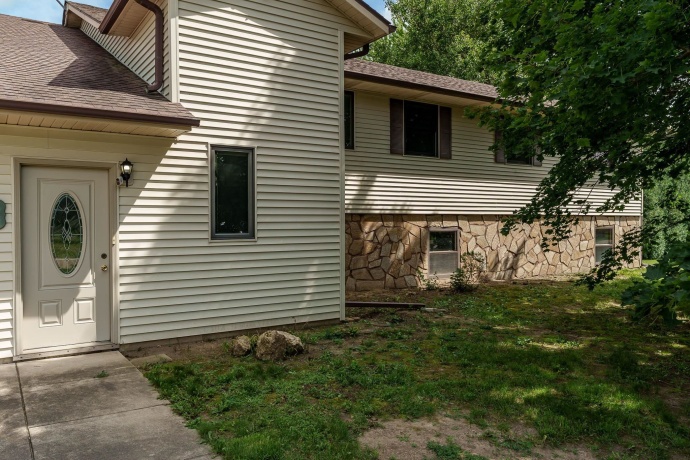 2379 Circle, BELVIDERE, Illinois 61008, 4 Bedroom Bedrooms, ,2 BathroomBathrooms,House,For Sale,Circle,202605407