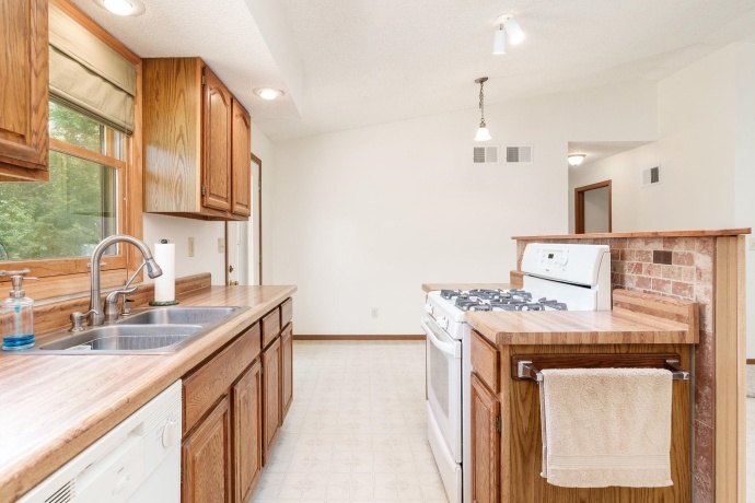 2379 Circle, BELVIDERE, Illinois 61008, 4 Bedroom Bedrooms, ,2 BathroomBathrooms,House,For Sale,Circle,202605407