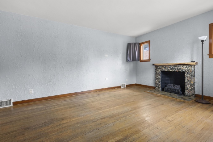 211 River Park, LOVES PARK, Illinois 61111, 3 Bedroom Bedrooms, ,2 BathroomBathrooms,House,For Sale,River Park,202605411